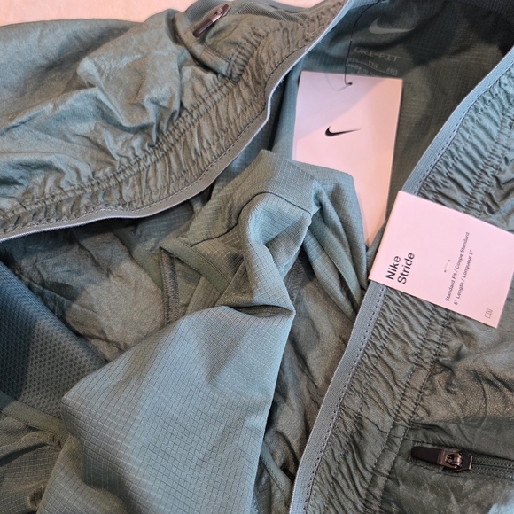 Men's Nike Stride Dri-FIT Running Shorts - Green - Standard Fit - 5" Inseam  XXL - Picture 7 of 13